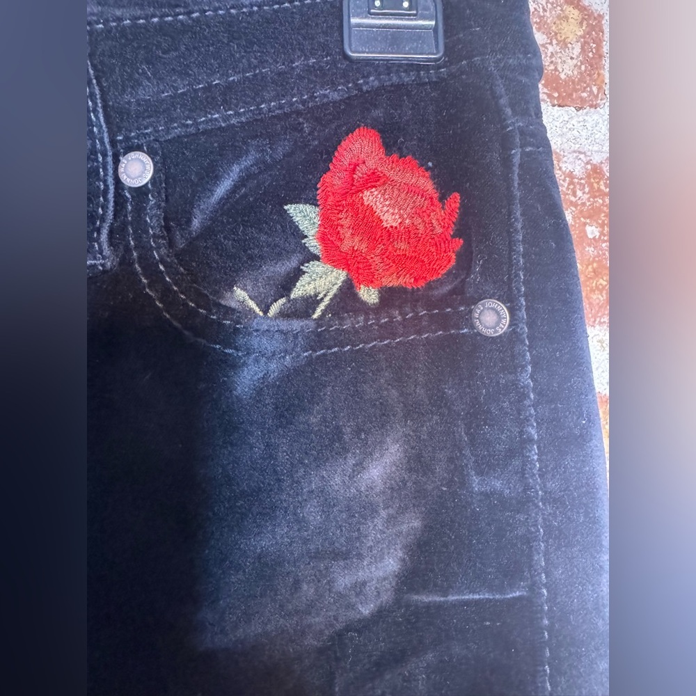 SOLD LIVE NWT Johnny Was Black Velve Jeans with Red Rose Embroidery - Size 28 - Picture 5 of 7